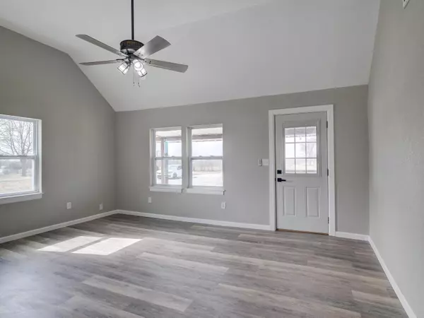 Anderson, MO 64831,772 N Plainview RD