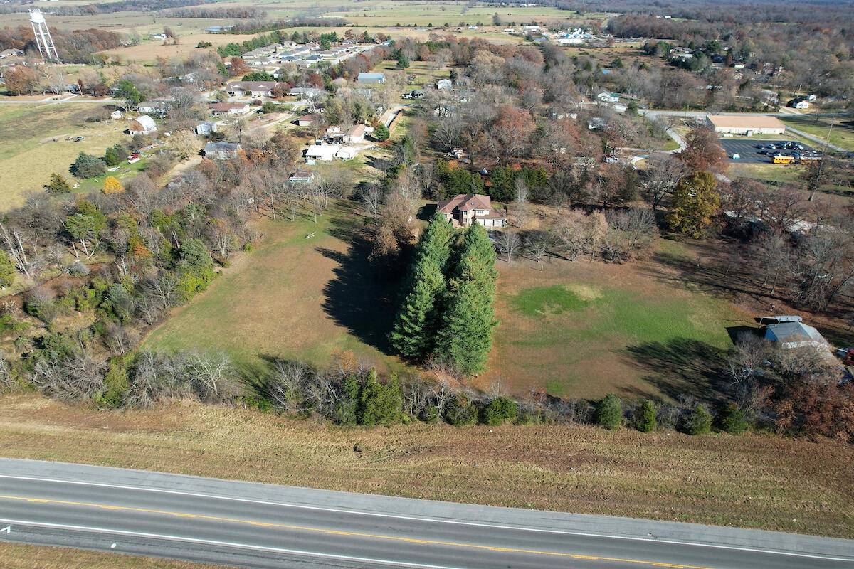 Highlandville, MO 65669,283 Saddle Club RD