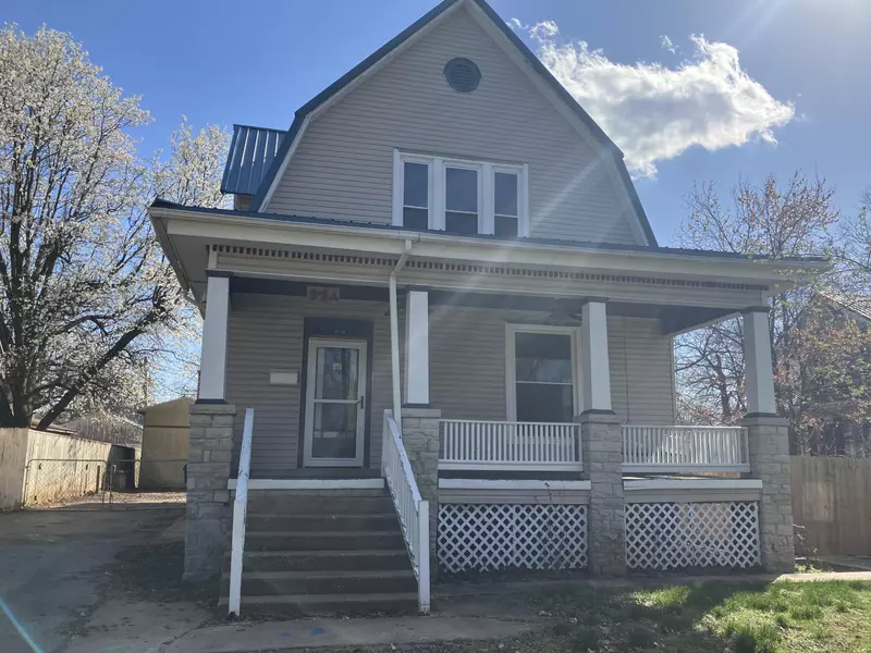 524 Sycamore ST, Carthage, MO 64836