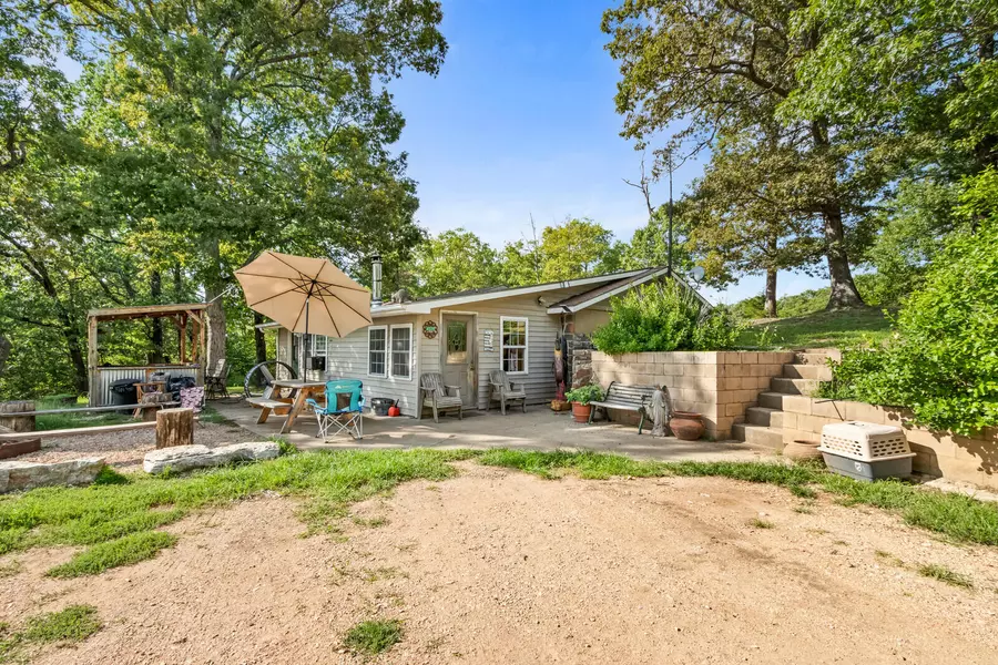 2272 Private Road 2217, Washburn, MO 65772