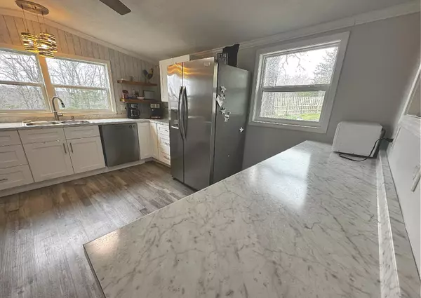 Crane, MO 65633,336 Raven RD