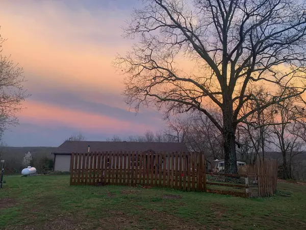 Crane, MO 65633,336 Raven RD