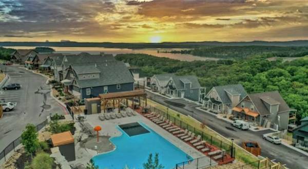 410 Lakefront DR, Branson, MO 65616