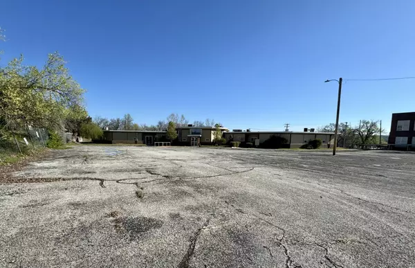Branson, MO 65616,610 S 6th ST