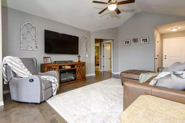 Clever, MO 65631,303 Ashton AVE