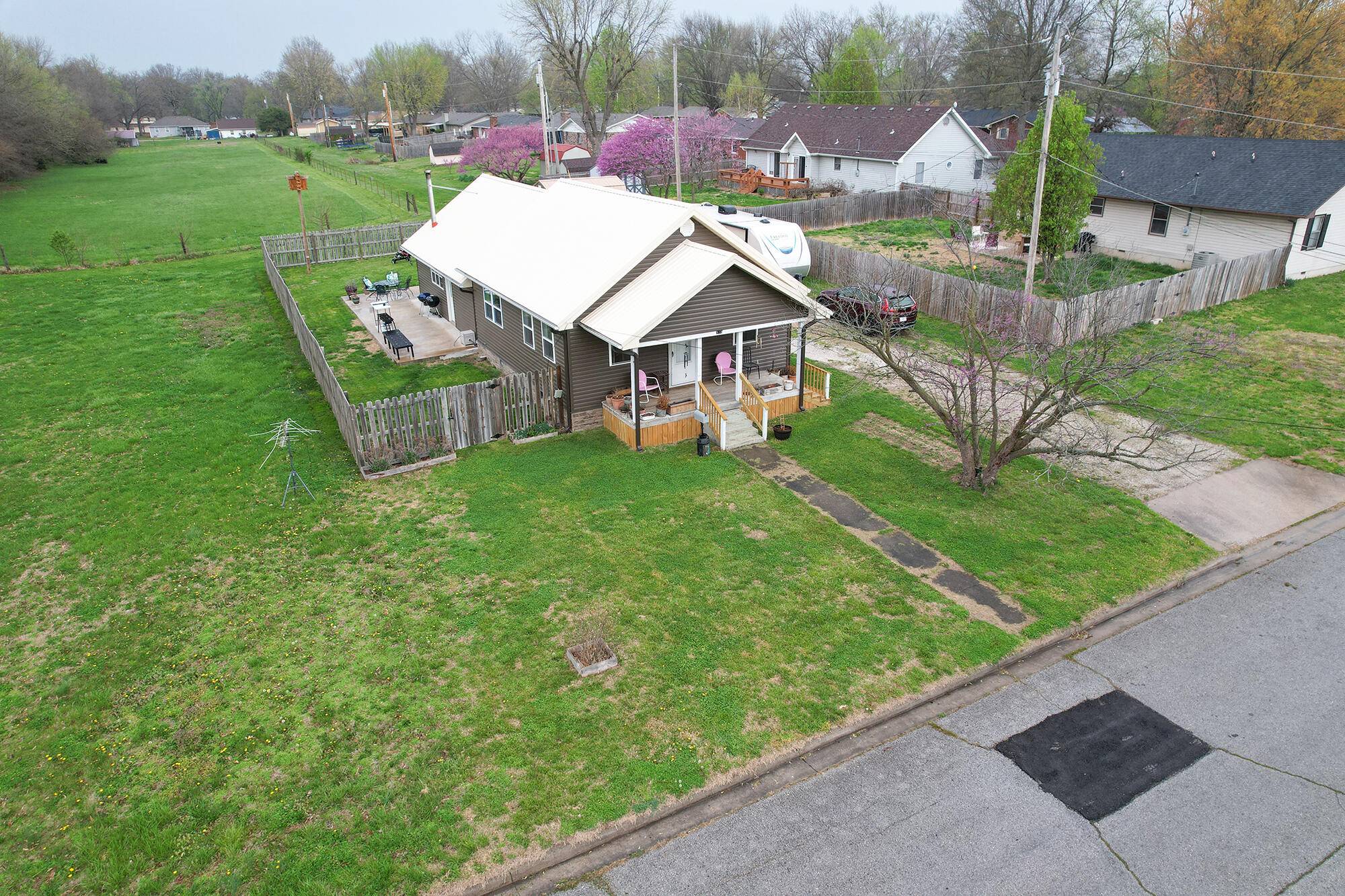 Bolivar, MO 65613,815 W Freeman ST