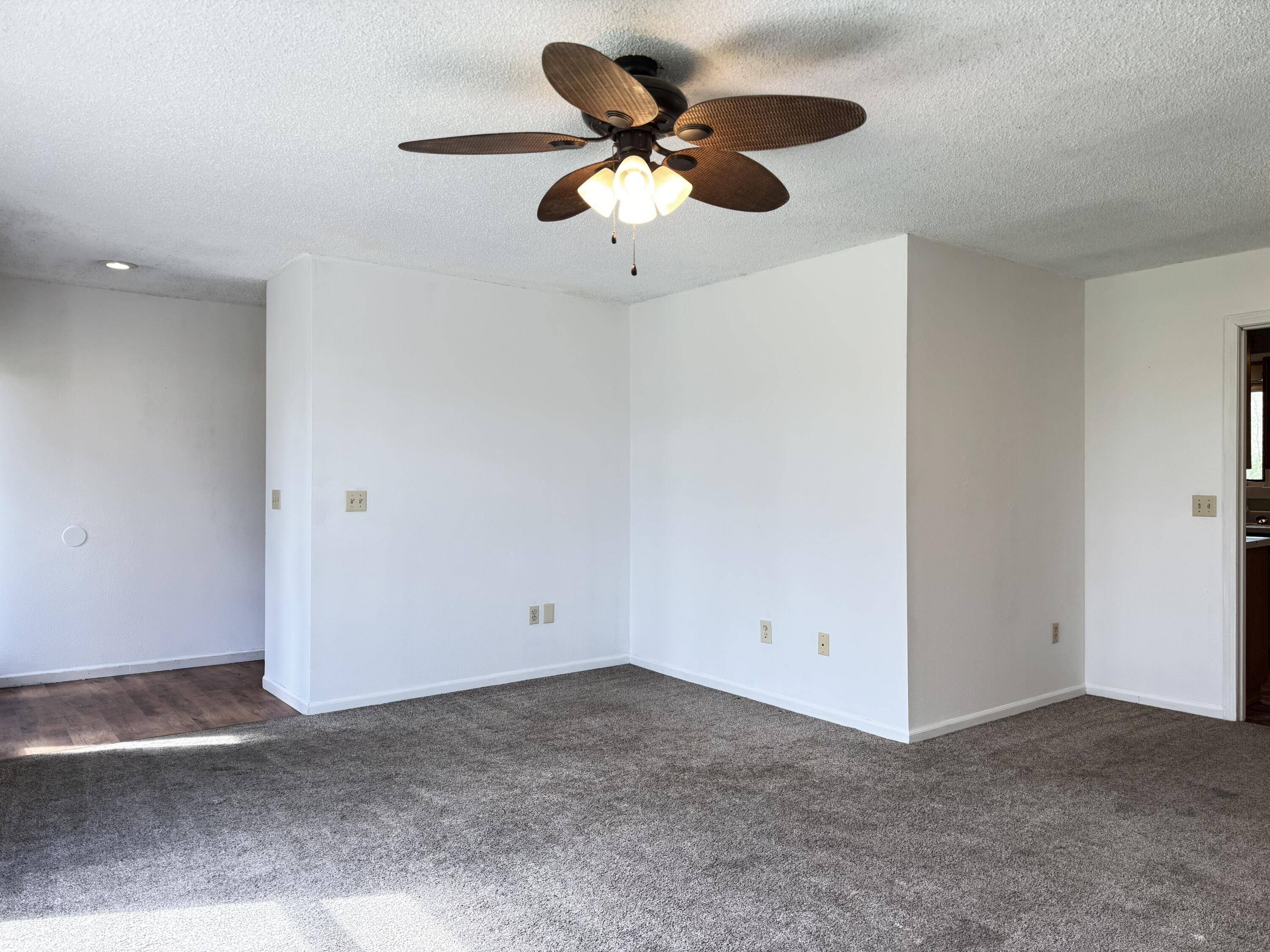 Bolivar, MO 65613,734 E Broadway ST