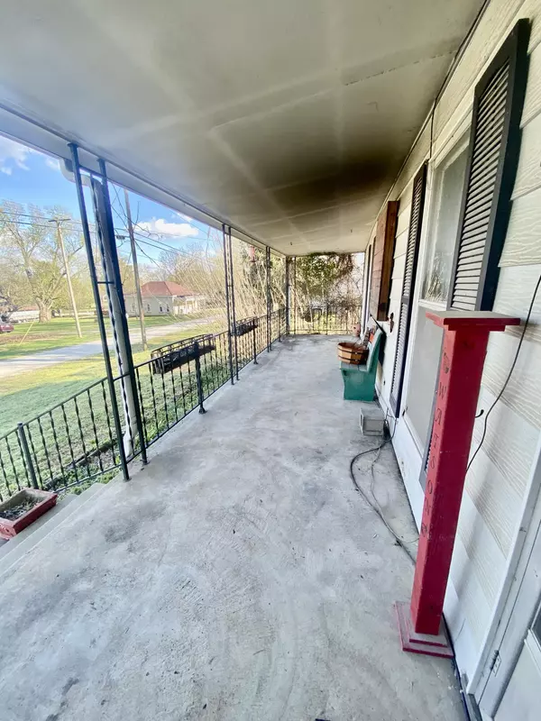 South Greenfield, MO 65752,100 S Oak ST