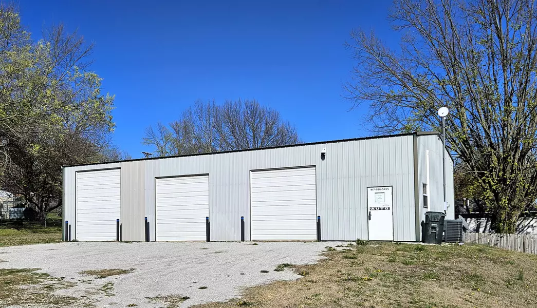 306 S Washington ST, Walnut Grove, MO 65770