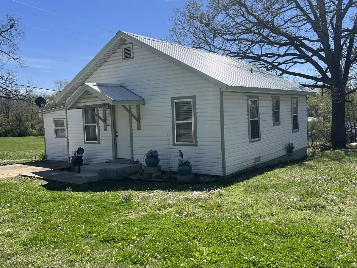 Ava, MO 65608,407 Grand AVE