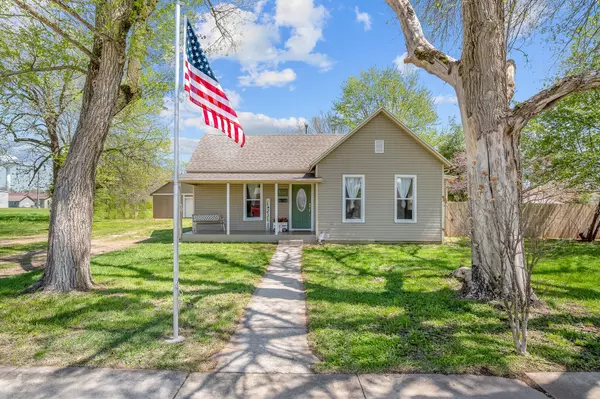 434 Chestnut ST, Marshfield, MO 65706