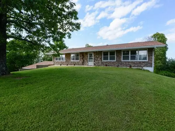 266 Bobcat Falls RD, Gainesville, MO 65655