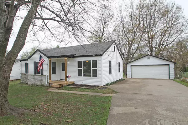 2111 S Missouri AVE, Springfield, MO 65807