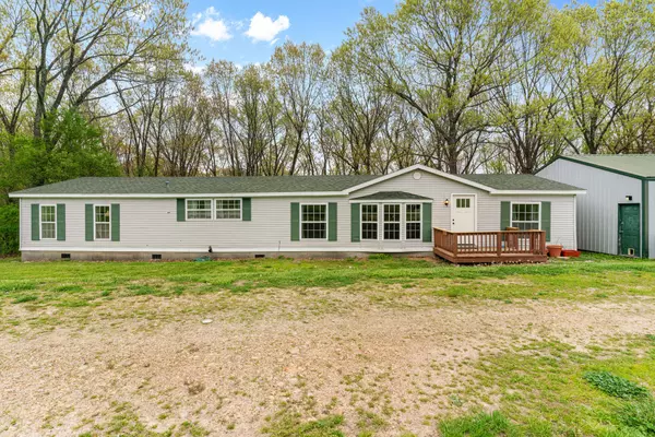 Crane, MO 65633,3556 Warner RD