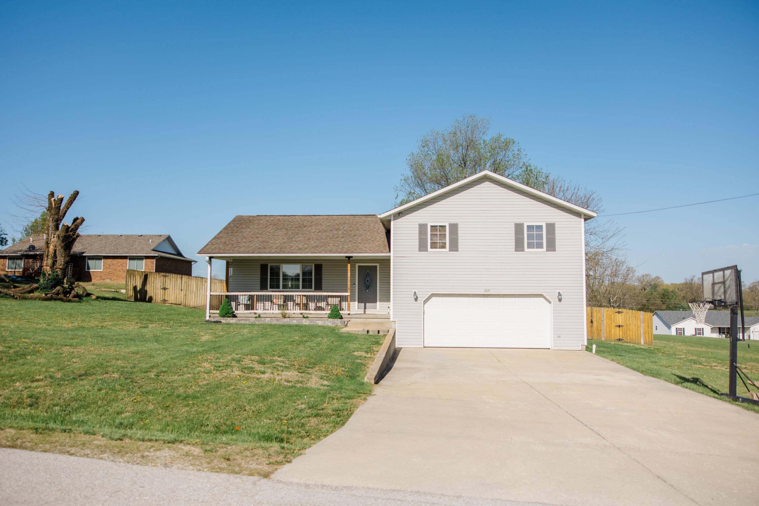 Ava, MO 65608,809 S Fleetwood ST