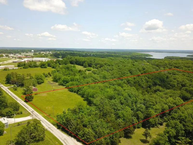 0003 S 1453 RD, Stockton, MO 65785