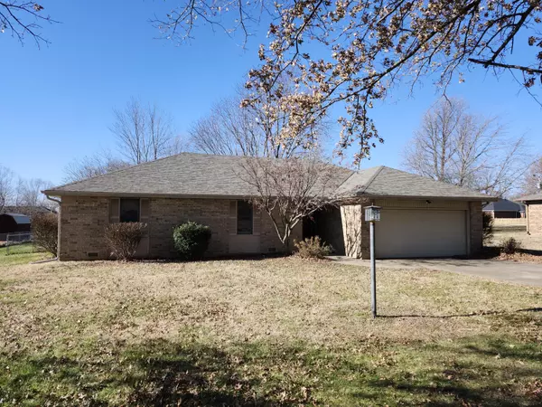 269 Lundh BLVD, Marshfield, MO 65706