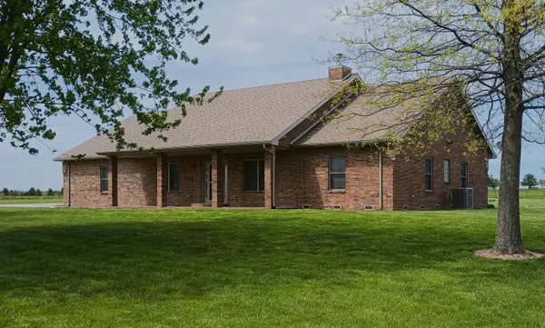 6005 E Farm Road 94, Strafford, MO 65757