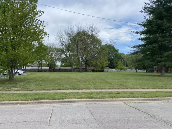 Springfield, MO 65807,828 W Battlefield RD