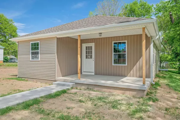 Diamond, MO 64840,205 E Maple