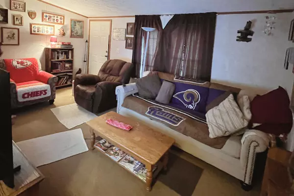 Cedarcreek, MO 65627,150 Copperhead RD