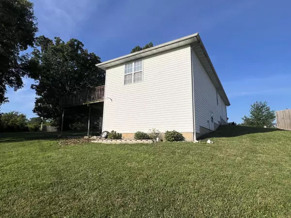 Marshfield, MO 65706,744 Poplar CT