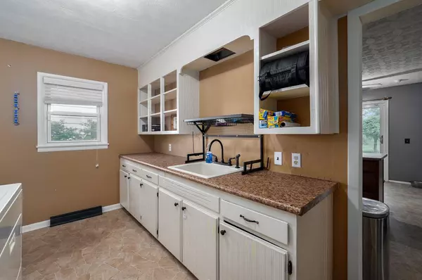 Marshfield, MO 65706,630 N Pine ST