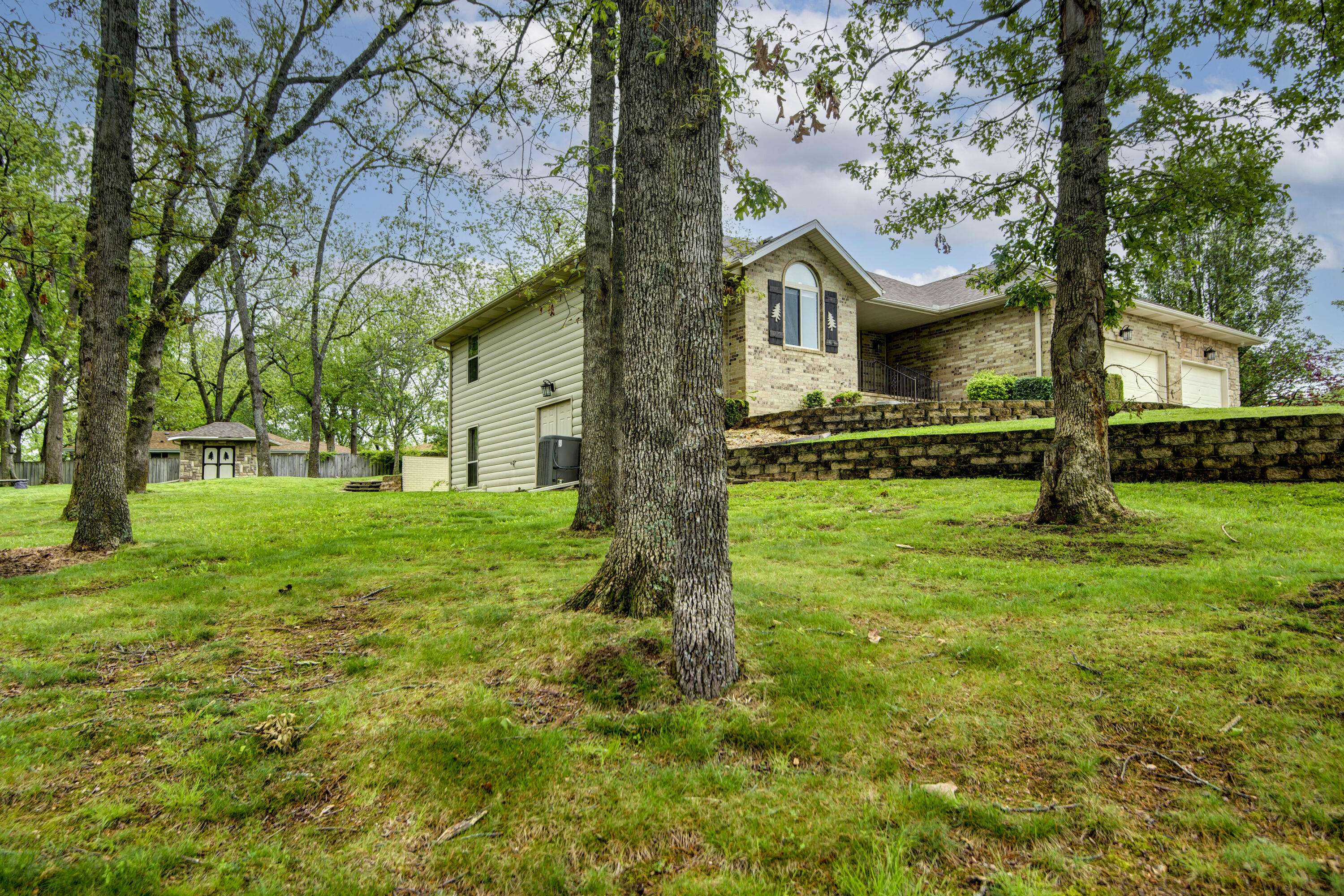 Ozark, MO 65721,124 Oak Tree CIR