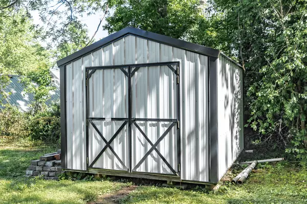 Crane, MO 65633,208 E Maud AVE