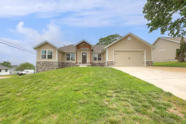 Carterville, MO 64835,902 Oregon DR