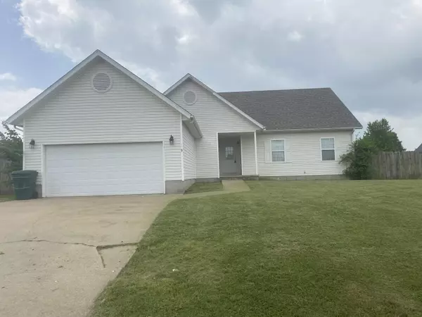 Monett, MO 65708,209 Prairie LN