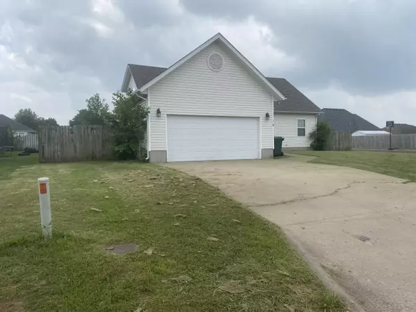 Monett, MO 65708,209 Prairie LN