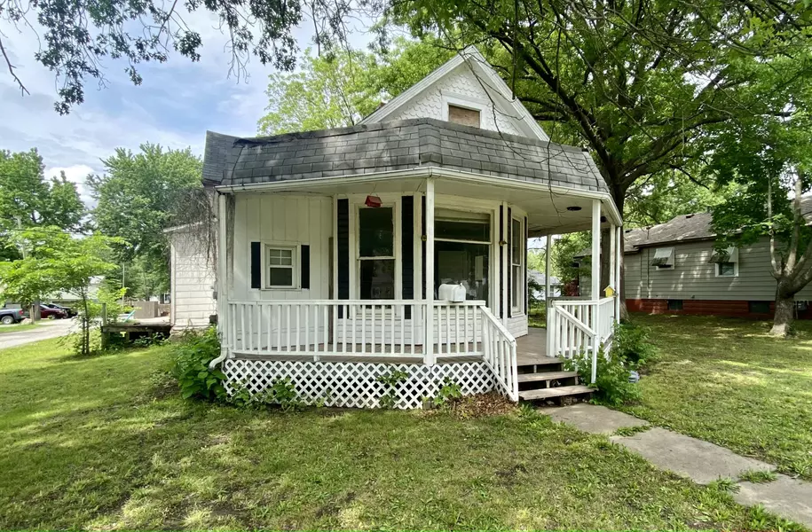 105 E Henry ST, Clinton, MO 64735