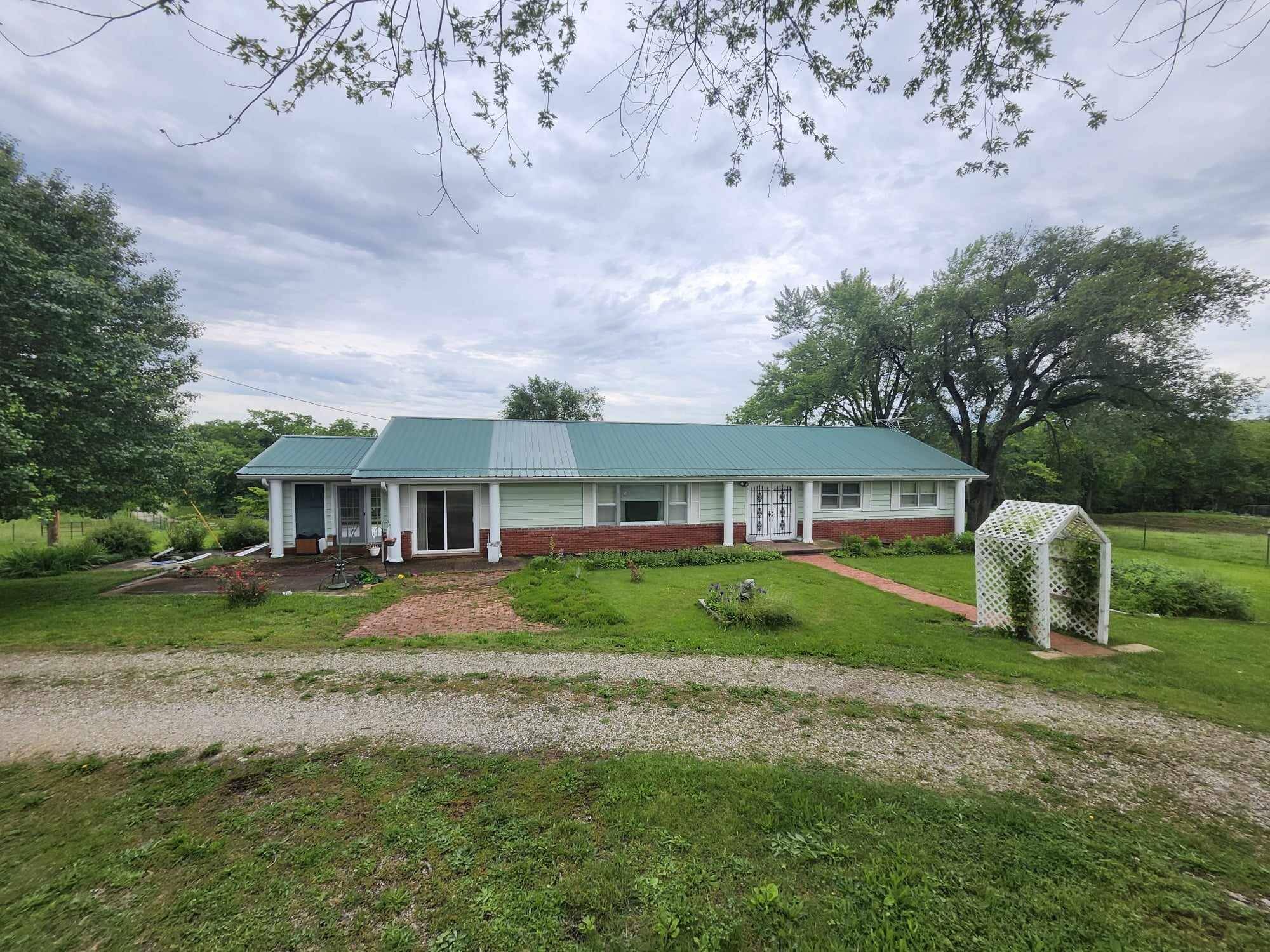 Mountain Grove, MO 65711,10424 East Business 60