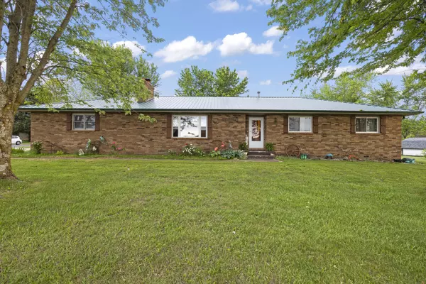 807 E 13th ST, Mountain Grove, MO 65711