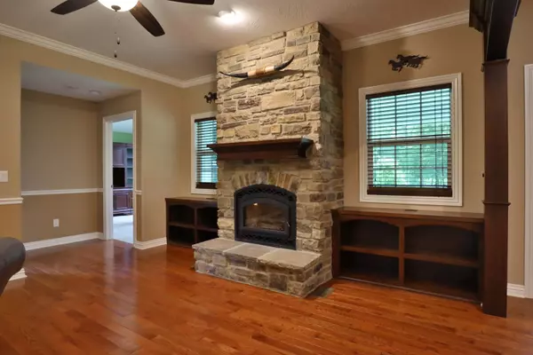 Brookline, MO 65619,4944 W Glory LN