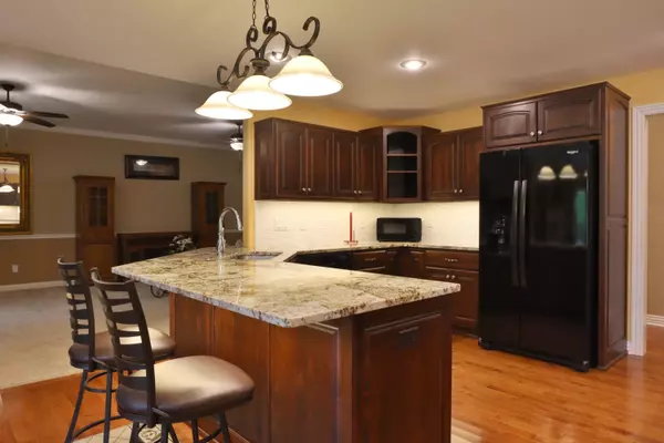 Brookline, MO 65619,4944 W Glory LN