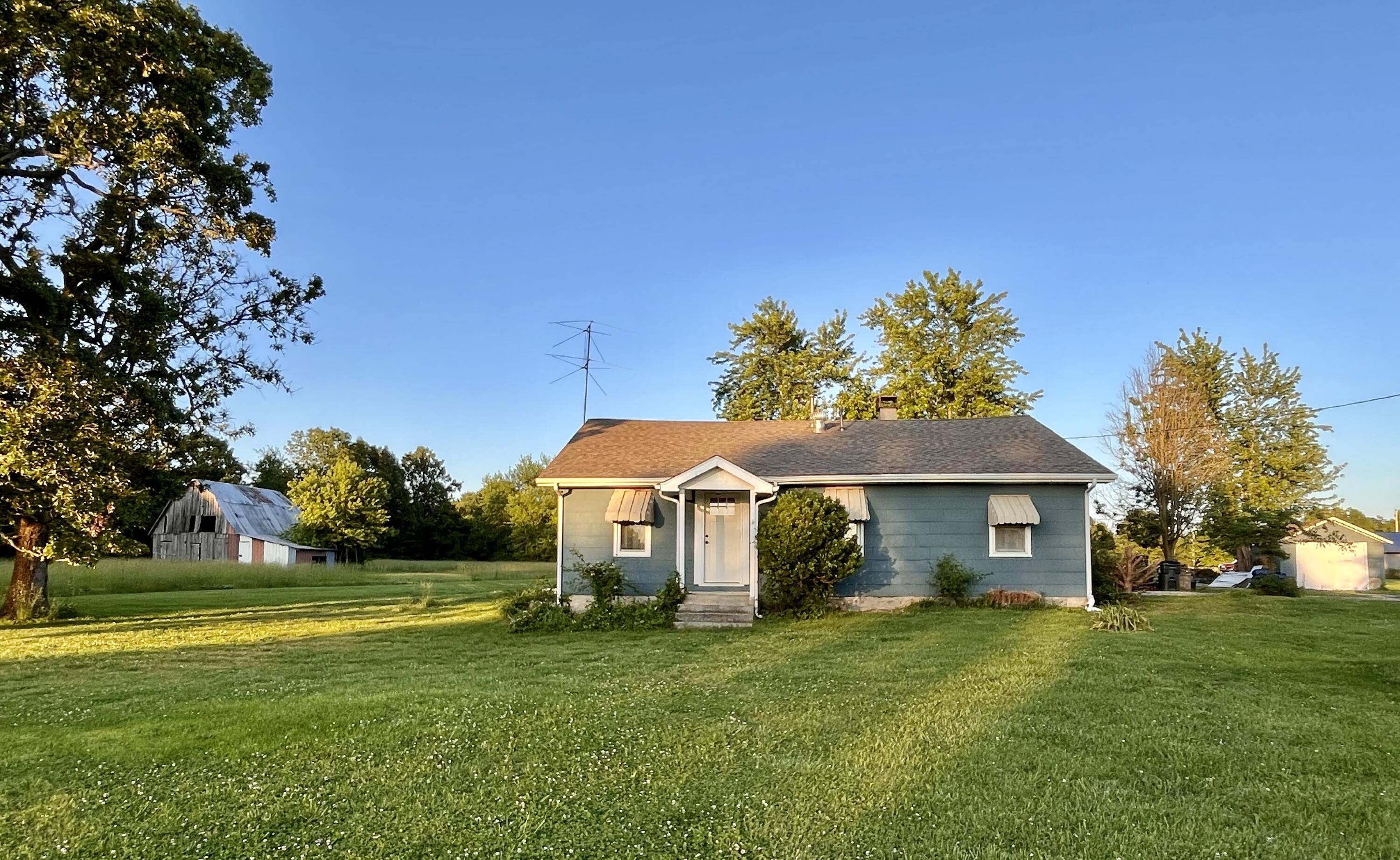 Aurora, MO 65605,19718 Lawrence 1210