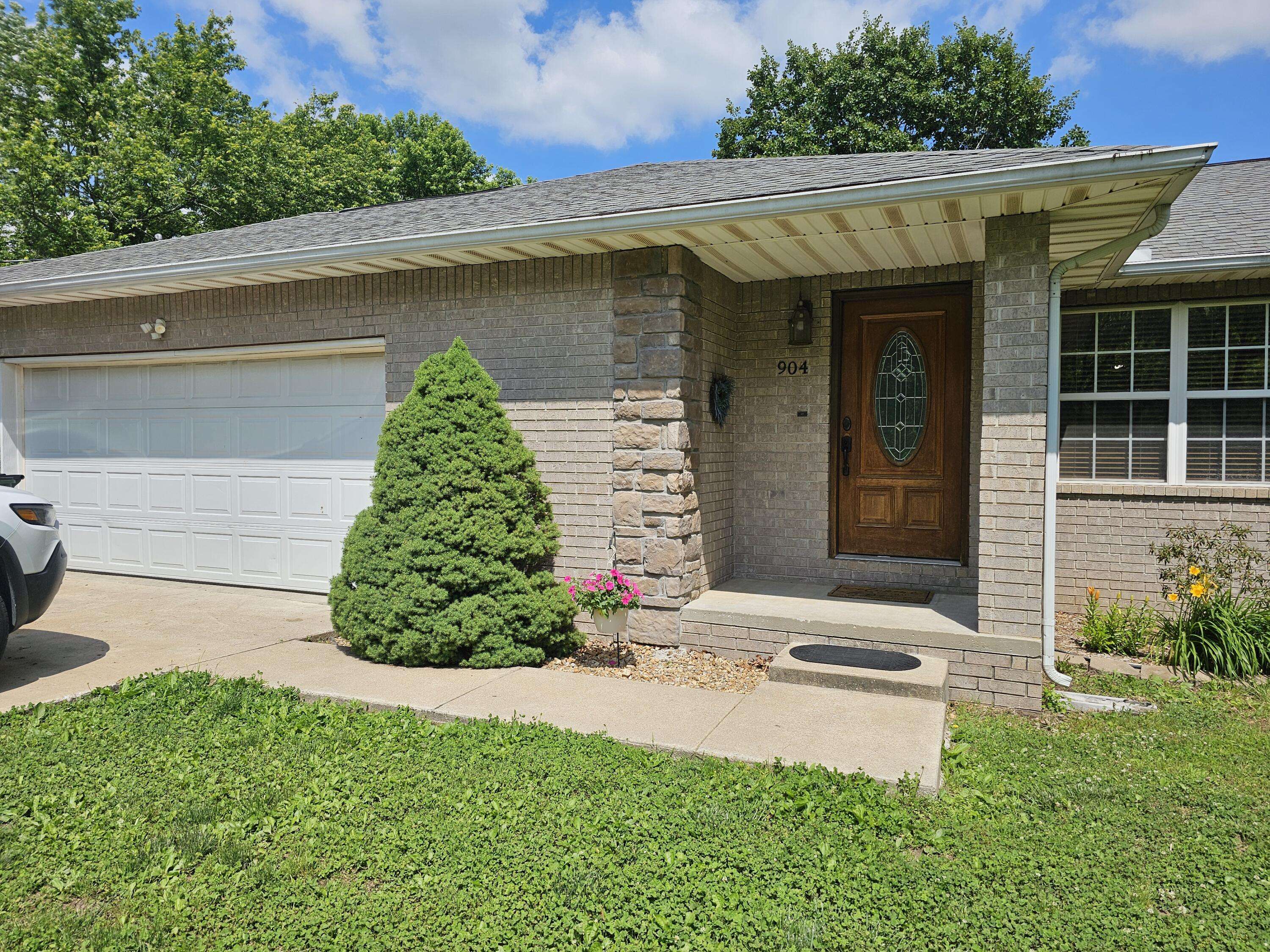 Pierce City, MO 65723,904 N Walnut ST