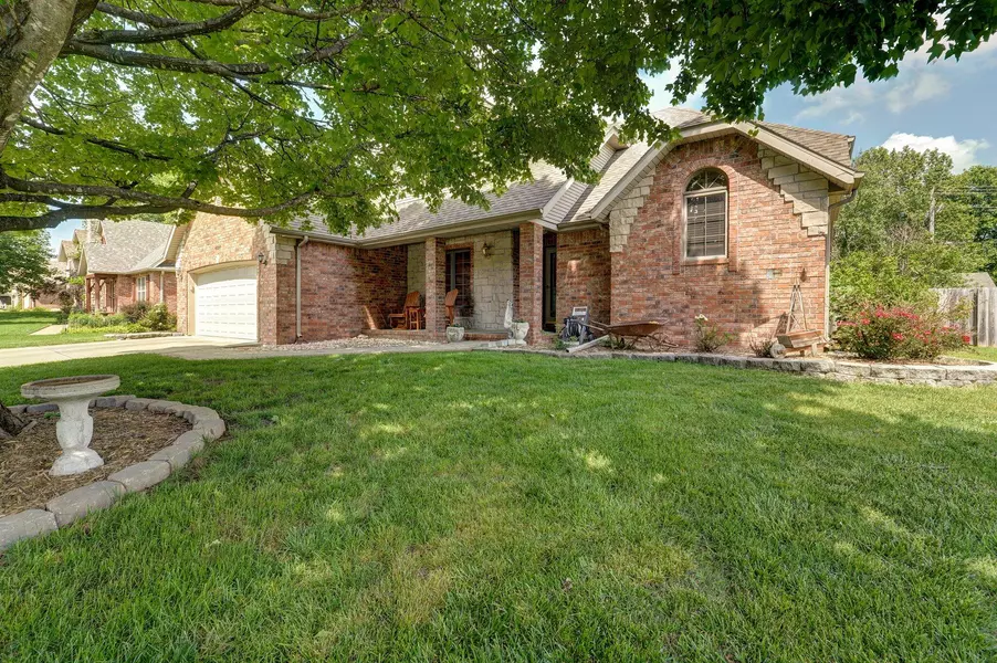 4990 S Prairie View AVE, Battlefield, MO 65619