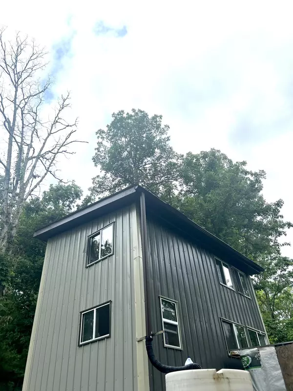 Ava, MO 65608,Rr 2 Box 742-5