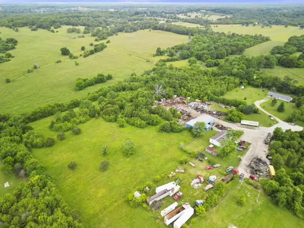 West Plains, MO 65775,1219 Private Road 1060
