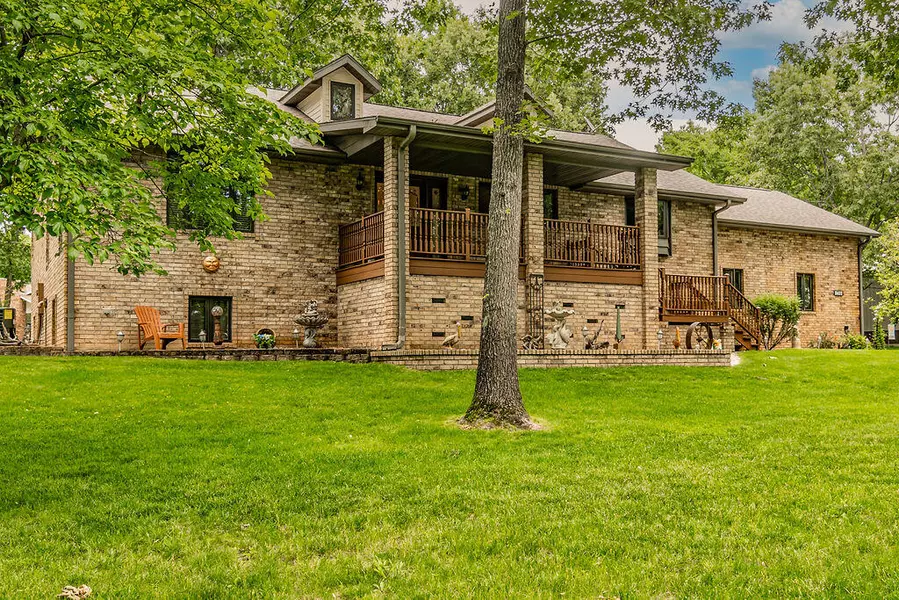 1744 Lake Bluff DR, Branson West, MO 65737