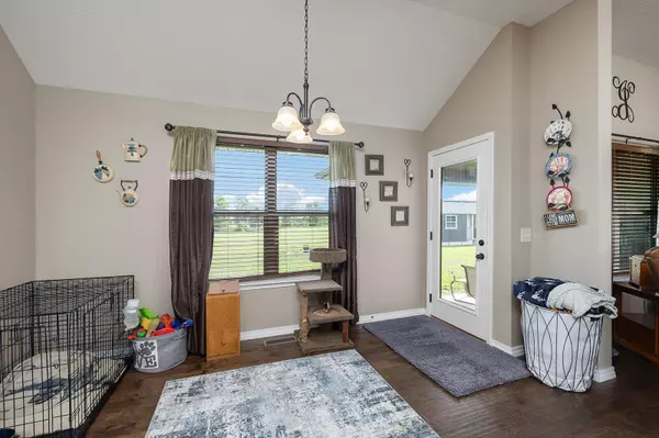 Clever, MO 65631,353 Maria RD