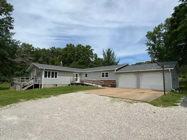 Cabool, MO 65689,1061 N Highway 63