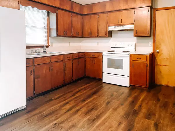 Ava, MO 65608,901 Lathrop AVE