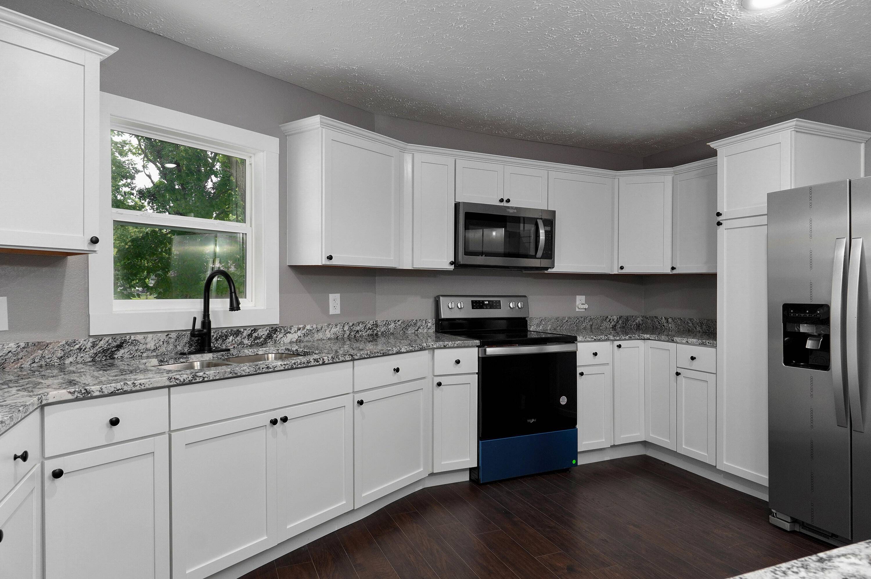 Aurora, MO 65605,807 S Lincoln AVE