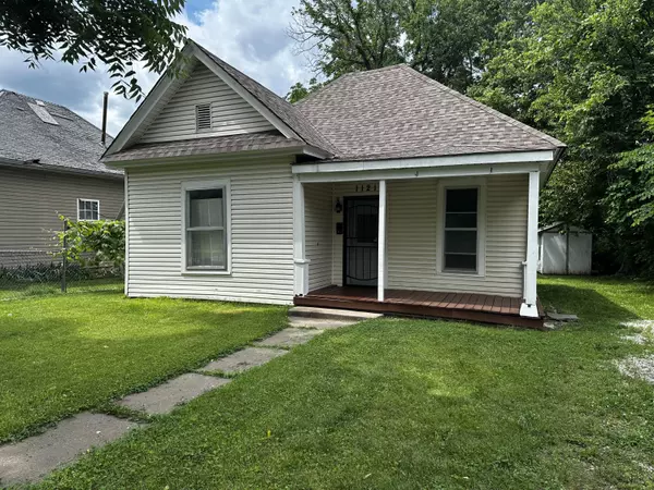 1121 W Chase ST, Springfield, MO 65803