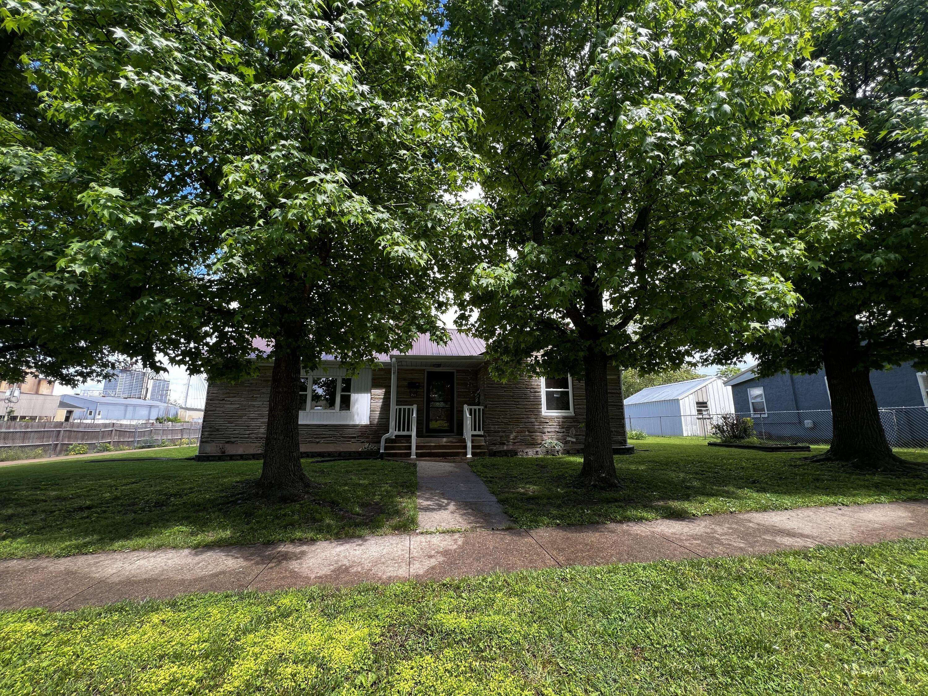 Mountain Grove, MO 65711,214 S Elm ST