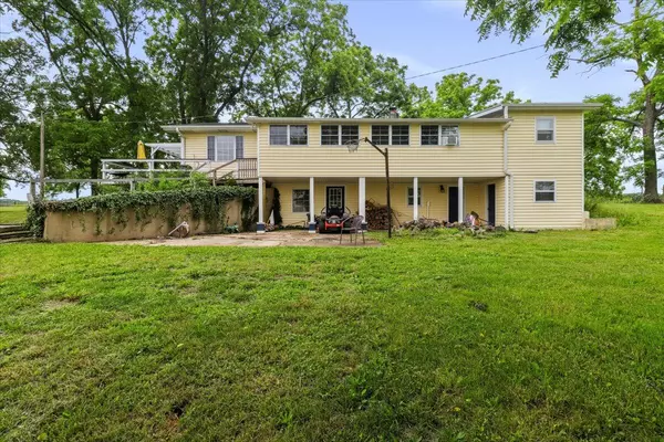 Dora, MO 65637,809 County Road 6160